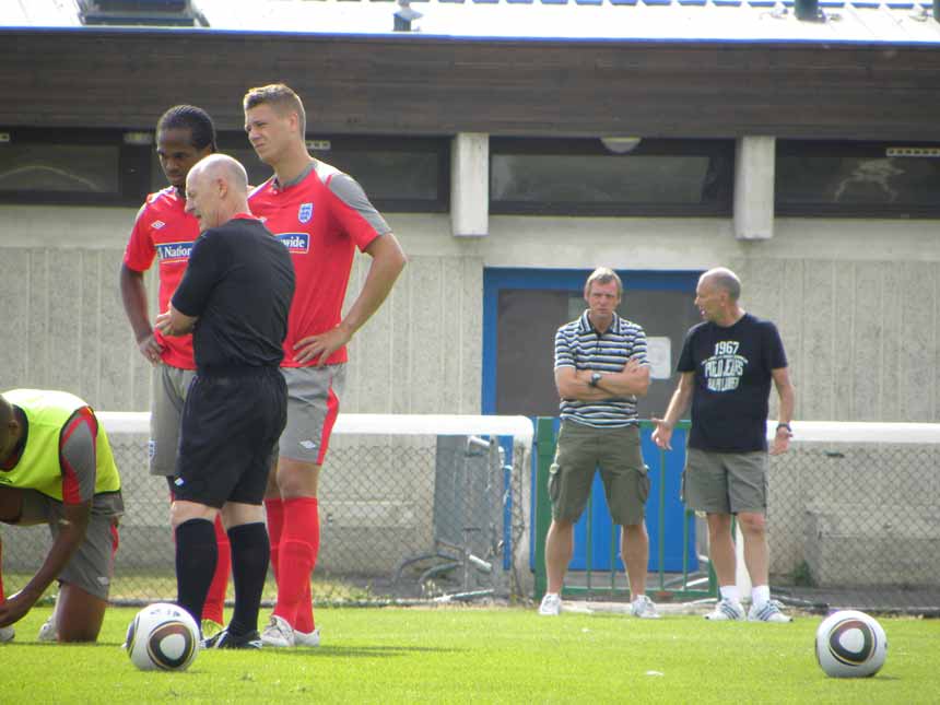 Stuart Pearce and Brian Eastick watch the U19s training in France.